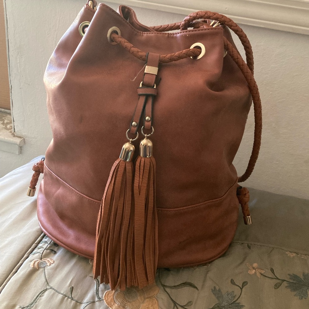 Classic Brown Tassel Drawstring Bucket Bag